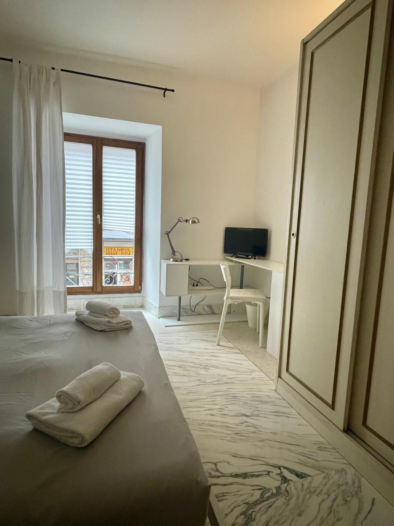 Martina A Piazza Del Popolo Villa Rome Exterior photo