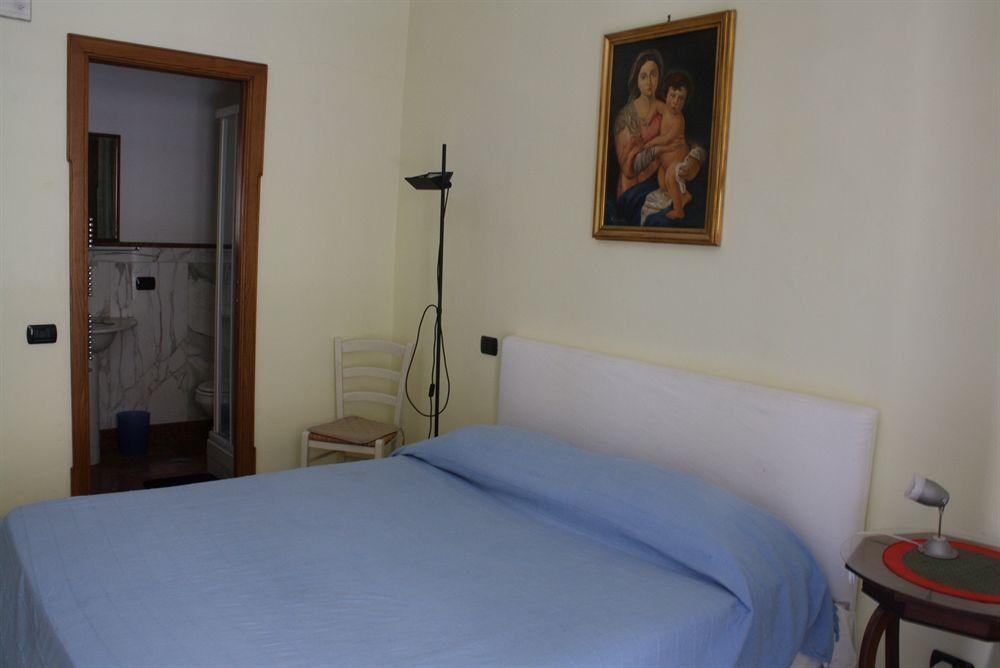 Martina A Piazza Del Popolo Villa Rome Exterior photo